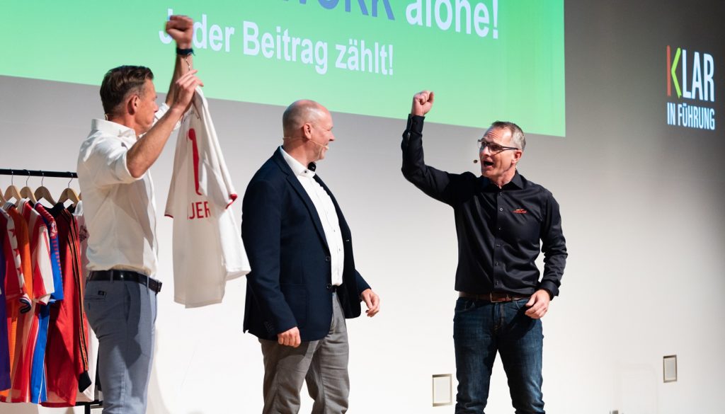 Bernd Zimmermann von Carglass mit Kundenmeinung zur Kenote YNWA