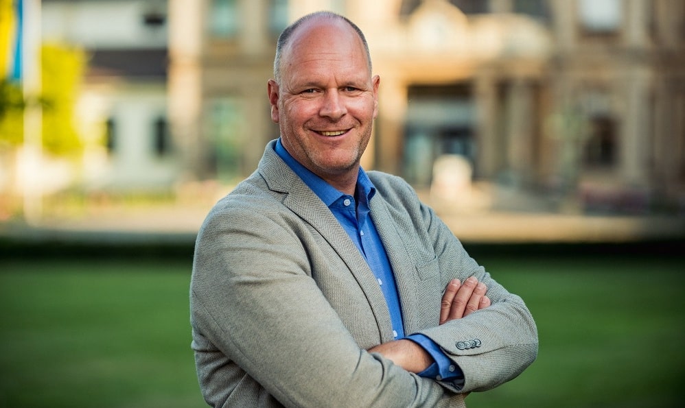 C-Level-Mentoring mit Führungsexperte Dr. Holger Schmitz C-Level-Mentoring mit Führungsexperte Dr. Holger Schmitz